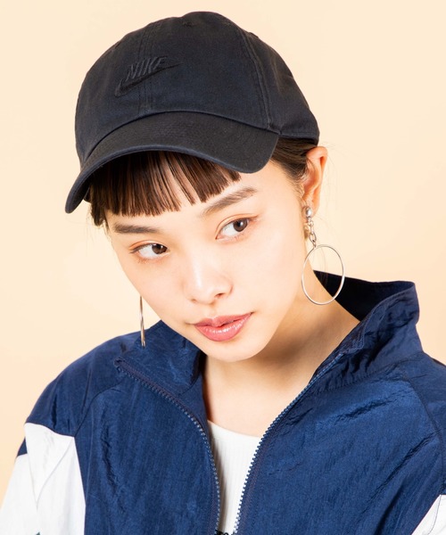 NIKE（ナイキ）の「WEGO/NIKE フューチュラウォッシュドキャップ（キャップ・メンズ・ブラック/ブラック系その他/ホワイト・FREE）」の6枚目の写真