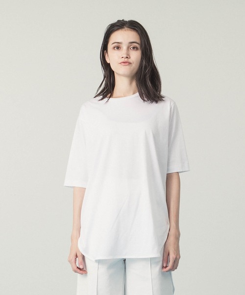 ALLUMER(アリュメール)の「コンパクトヤーンクルーネックチュニック(Tシャツ/カットソー・レディース・ブラック/ピンク/ホワイト/グリーン・1)」の2枚目の写真