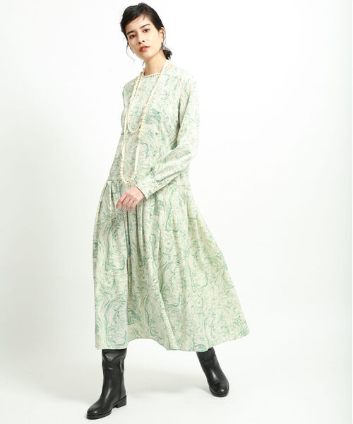 Ray BEAMS（レイビームス）の「Ray BEAMS / マーブルプリント アシメボタン ワンピース（ワンピース・レディース・ライトグレー/グリーン・ONE SIZE）」の6枚目の写真