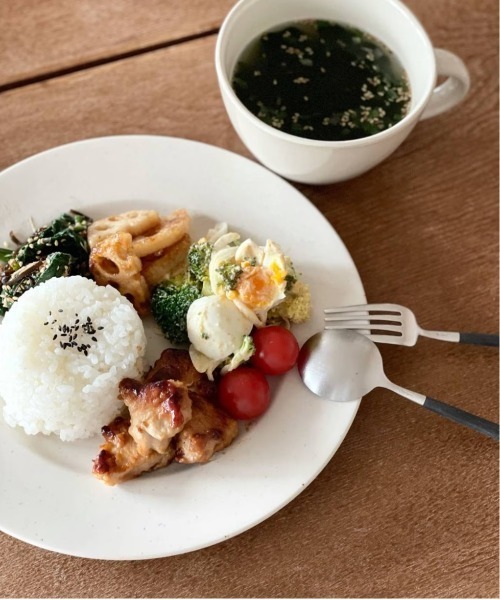 LAKOLE（ラコレ）の「マットリムプレート(L) / LAKOLE（食器・レディース・ブラック/イエロー/桜/アイボリー/グリーン・FREE）」の3枚目の写真