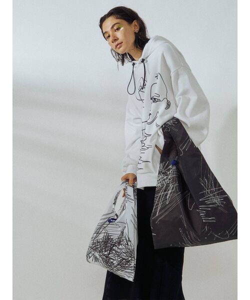 【新品未使用✨️】アンスリード ラインアートビッグトップ 税込33,000円 UN3D.（アンスリード）の「ラインアートエコバッグL（エコバッグ