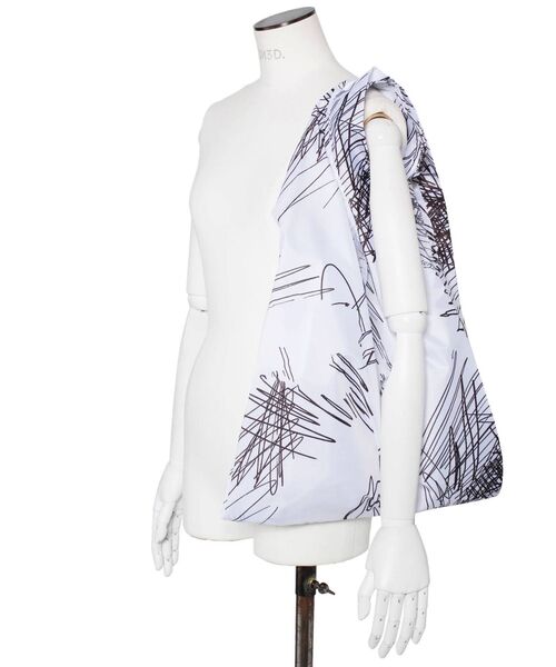 【新品未使用✨️】アンスリード ラインアートビッグトップ 税込33,000円 UN3D.（アンスリード）の「ラインアートエコバッグL（エコバッグ