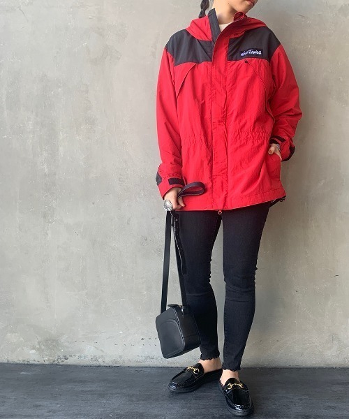WILD THINGS（ワイルドシングス）の「[WILD THINGS/ワイルドシングス]  CHAMONIX JACKET マウンテンパーカー（ナイロンジャケット・レディース・ブラック/レッド/ベージュ・S）」の13枚目の写真