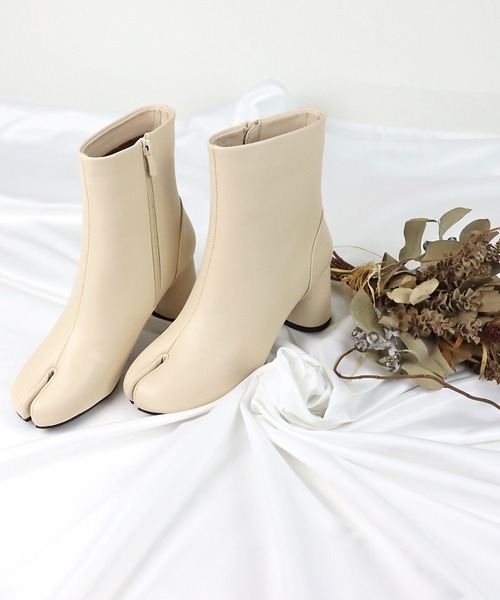 LibertyDoll（リバティードール）の「Liberty doll / 7cm円柱ヒール足袋ブーツ(9043)　ショートブーツ（ブーツ・レディース・ブラック/ダークブラウン/アイボリー/キャメル/グレイッシュベージュ/ベージュ・LL/S/M/L/3L/4L）」の15枚目の写真