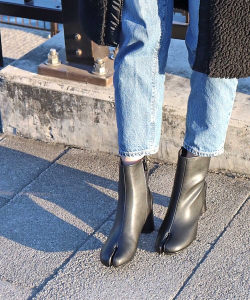 LibertyDoll（リバティードール）の「Liberty doll / 7cm円柱ヒール足袋ブーツ(9043)　ショートブーツ（ブーツ・レディース・ブラック/ダークブラウン/アイボリー/キャメル/グレイッシュベージュ/ベージュ・LL/S/M/L/3L/4L）」の17枚目の写真