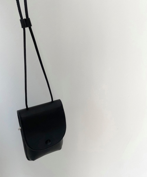 CANAL JEAN(キャナルジーン)の「CONTROL FREAK(コントロール フリーク) マルチウォレットショルダー(ショルダーバッグ・レディース・ブラック/クリーム・ONE SIZE)」の9枚目の写真