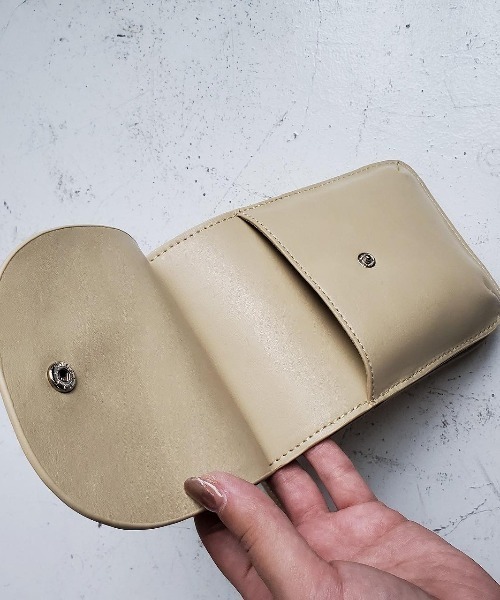 CANAL JEAN(キャナルジーン)の「CONTROL FREAK(コントロール フリーク) マルチウォレットショルダー(ショルダーバッグ・レディース・ブラック/クリーム・ONE SIZE)」の12枚目の写真