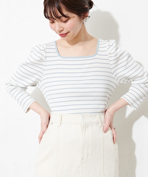 natural couture(ナチュラルクチュール)の「【WEB限定】袖コンシャスパイピングカットトップス(Tシャツ/カットソー・レディース・ブラック/サックスブルー/ネイビー/イエロー/オフホワイト・FREE)」の4枚目の写真