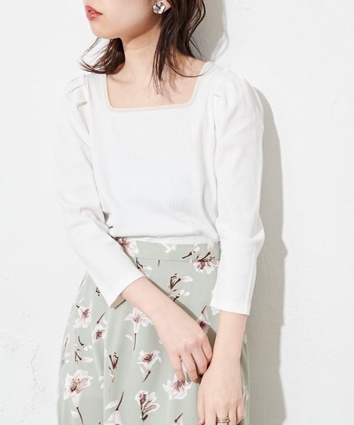 natural couture(ナチュラルクチュール)の「【WEB限定】袖コンシャスパイピングカットトップス(Tシャツ/カットソー・レディース・ブラック/サックスブルー/ネイビー/イエロー/オフホワイト・FREE)」の7枚目の写真