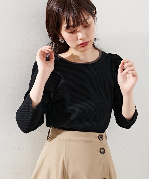 natural couture(ナチュラルクチュール)の「【WEB限定】袖コンシャスパイピングカットトップス(Tシャツ/カットソー・レディース・ブラック/サックスブルー/ネイビー/イエロー/オフホワイト・FREE)」の11枚目の写真