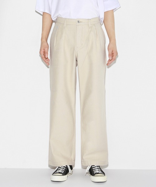 LEGENDA（レジェンダ）の「レジェンダ ツータック ワイドストレート トラウザーズ / LEGENDA Two Tuck Wide Straight Trousers（その他パンツ・メンズ・ホワイト/ベージュ・1/2）」の2枚目の写真