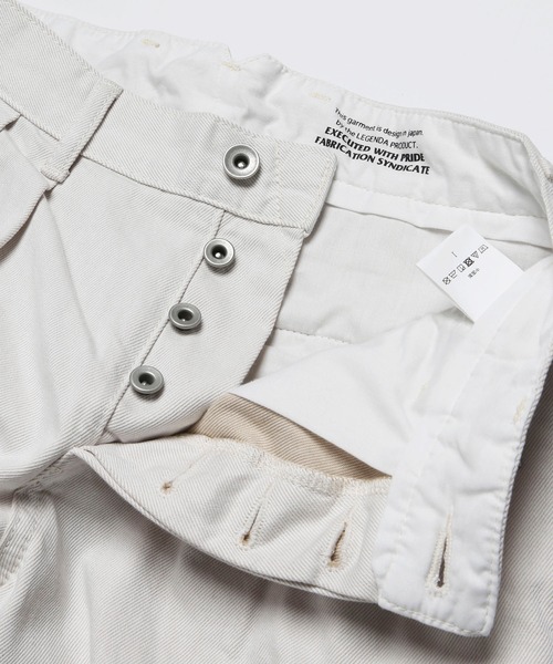 LEGENDA（レジェンダ）の「レジェンダ ツータック ワイドストレート トラウザーズ / LEGENDA Two Tuck Wide Straight Trousers（その他パンツ・メンズ・ホワイト/ベージュ・1/2）」の3枚目の写真