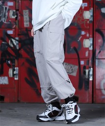 G.O.C（ジーオーシー）の「ナイロンジャケット×ワイドカーゴ