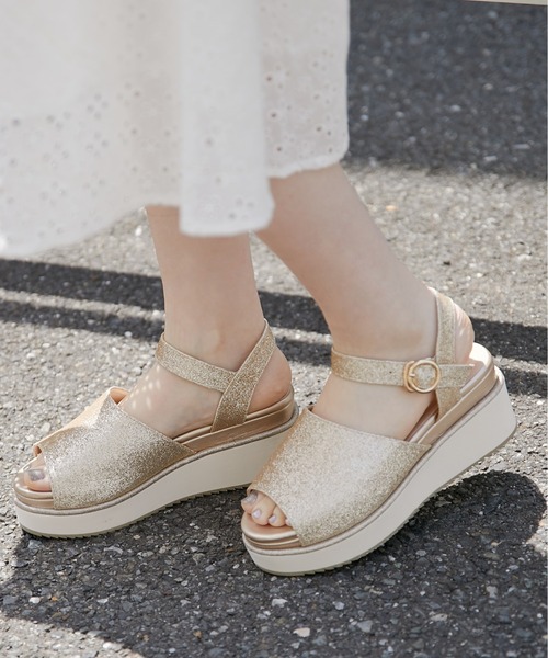 OLIVE des OLIVE（オリーブデオリーブ）の「【S/M/Lサイズ】アイボリーモールドサンダル/厚底サンダル（サンダル・レディース・オフホワイト/ベージュ/ゴールド・MEDIUM/LARGE/SMALL）」の3枚目の写真