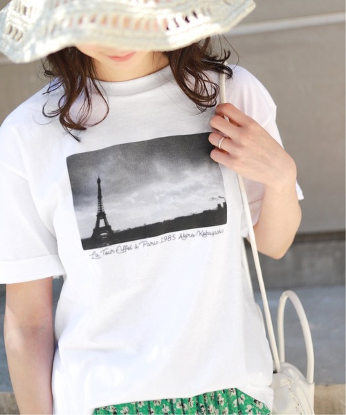SLOBE IENA(スローブイエナ)の「【小林昭/(KOBAK AKIRA)】SLOBE別注PARIS フォトTシャツ【洗濯機洗い可】◆(Tシャツ/カットソー・レディース・ホワイト/ベージュ・FREE)」の2枚目の写真