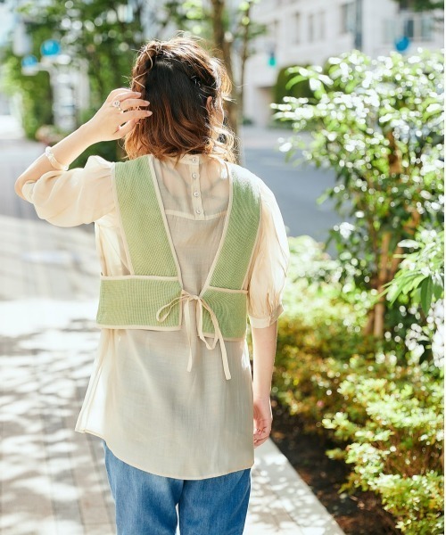 cepo（セポ）の「バックリボンビスチェ＋スリットブラウス　アンサンブル（シャツ/ブラウス・レディース・ベージュ/モカ/チャコールグレー・M）」の16枚目の写真