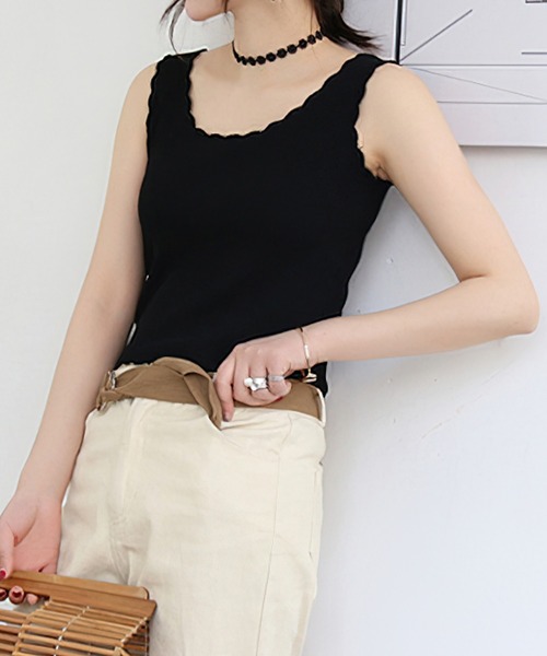 me+em select（ミームセレクト）の「【 8COLOR 】リブニットスカラップカラータンクトップ（タンクトップ・レディース・ベージュ/ブラック/ブラウン/ピンク/ミント/ブルー/イエロー/ホワイト・FREE）」の3枚目の写真