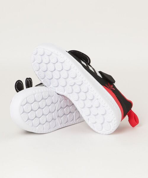 adidas（アディダス）の「ディズニーフォーラム 360 [Disney Forum 360]  アディダスオリジナル  (キッズ／子供用)（スニーカー・キッズ・ブラック×レッド・17.0cm/18.0cm/19.0cm/20.0cm/21.0cm/21.5cm/20.5cm/19.5cm）」の7枚目の写真