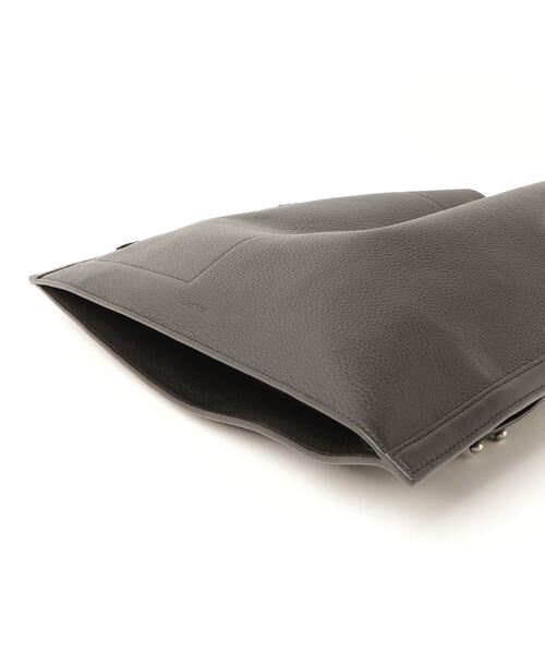 ALLSAINTS（オールセインツ）の「LEAR LEATHER BACKPACK | LEAR レザー バックパック（バックパック/リュック・レディース・ブラック・ONE SIZE）」の4枚目の写真