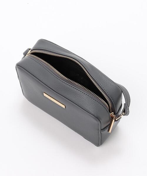 To b. by agnes b.(トゥービーバイアニエスベー)の「WQ85 SAC ポシェット(ショルダーバッグ・レディース・グレー・UNI)」の4枚目の写真