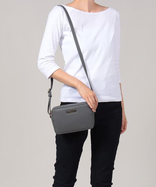 To b. by agnes b.(トゥービーバイアニエスベー)の「WQ85 SAC ポシェット(ショルダーバッグ・レディース・グレー・UNI)」の5枚目の写真