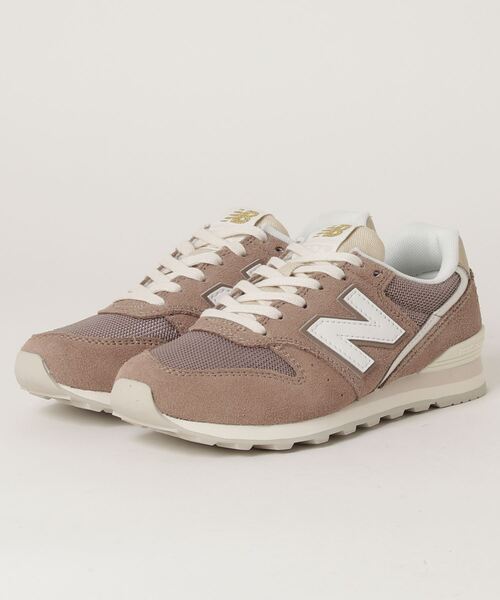 NEW BALANCE（ニューバランス）の「WL996（スニーカー・レディース・ベージュ/ブラウン/グレー/ネイビー・22.5cm/23.5cm/24.5cm/23.0cm/24.0cm/25.0cm/22.0cm/25.5cm）」の2枚目の写真