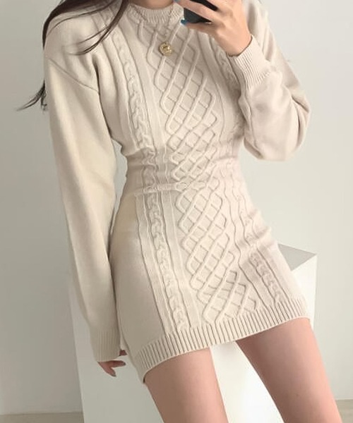 Girly Doll(ガーリードール)の「バックシャンケーブルワンピース(ワンピース・レディース・ベージュ/ブラック/ブラウン/グレー・F)」の4枚目の写真