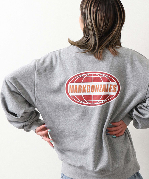 Mark Gonzales（マーク・ゴンザレス）の「【別注】【Mark Gonzales】カレッジロゴスウェット（スウェット・レディース・ブルーグレー/ホワイト/ネイビー/杢グレー/ブラック・LARGE/X-LARGE/MEDIUM）」の4枚目の写真