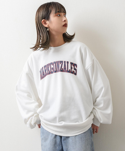 Mark Gonzales（マーク・ゴンザレス）の「【別注】【Mark Gonzales】カレッジロゴスウェット（スウェット・レディース・ブルーグレー/ホワイト/ネイビー/杢グレー/ブラック・LARGE/X-LARGE/MEDIUM）」の2枚目の写真