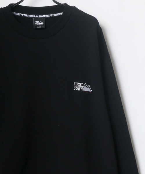 FIRST DOWN（ファーストダウン）の「FIRST DOWN/ファーストダウン ビッグシルエット ワンポイント刺繍 スウェット トレーナー（スウェット・メンズ・オフホワイト/ブラック/カーキ・M/L/XL）」の2枚目の写真