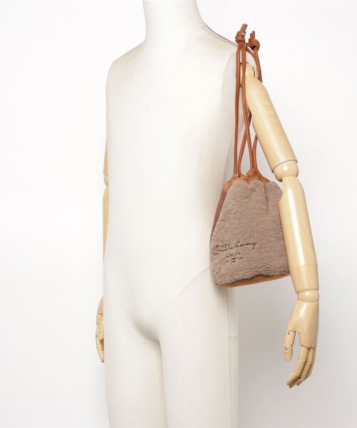 BILLABONG(ビラボン)の「BILLABONG レディース ECO MOUTON MINI DRAW バッグ 【2021年秋冬モデル】/ビラボンモコモコボア巾着(きんちゃく)バッグ(ハンドバッグ・レディース・ベージュ/ブラウン・FREE)」の6枚目の写真