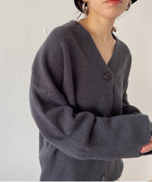 wee9s(ウィークス)の「flare sleeve mohair touch over size knit cardigan / フレアスリーブモヘアタッチオーバーサイズカーディガン(カーディガン/ボレロ・レディース・アイボリー/ベージュ/ピンク/チャコール・FREE)」の2枚目の写真