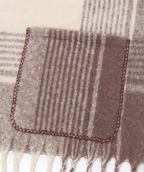 studio CLIP（スタディオクリップ）の「《kazumiさんコラボ》ポケット付きストール（ストール/ショール・レディース・ベージュ/レッド/イエロー/グリーン・FREE）」の7枚目の写真