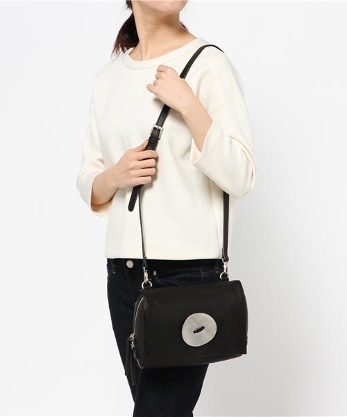 PAPILLONNER(パピヨネ)の「【Kawa-Kawa(カワカワ)】Buttonショルダーミニ(ショルダーバッグ・レディース・ブラック・FREE)」の10枚目の写真