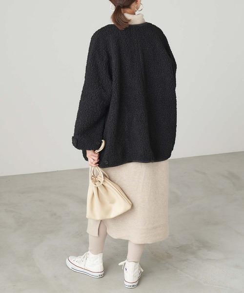 Chaco closet（チャコ クローゼット）の「プードルボアパイピングノーカラーショートコート（ノーカラーコート・レディース・ブラック/ベージュ/カーキ・FREE）」の5枚目の写真