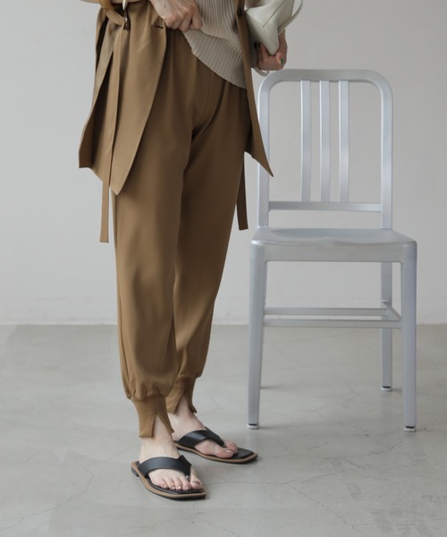 frames RAY CASSIN（フレームスレイカズン）の「WEB限定 スリット入りジョガーパンツ セットアップ着用可（スウェットパンツ・レディース・ピンク/イエロー×グリーン/ブラック/アイボリー/ベージュ/キャメル/チャコールグレー・FREE）」の22枚目の写真