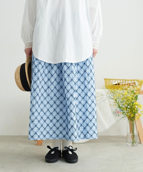 chambre de charme（シャンブルドゥシャーム）の「●cdc ポコポコお花刺繍 タックスカート（スカート・レディース・ブルー/ネイビー・FREE）」の3枚目の写真