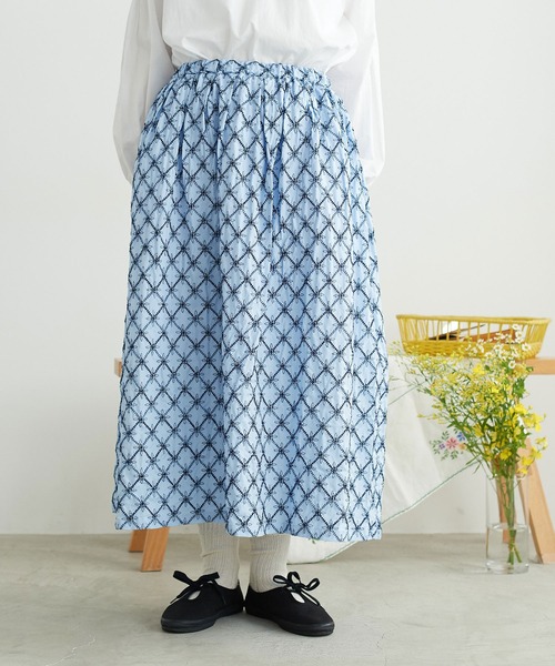 chambre de charme（シャンブルドゥシャーム）の「●cdc ポコポコお花刺繍 タックスカート（スカート・レディース・ブルー/ネイビー・FREE）」の22枚目の写真