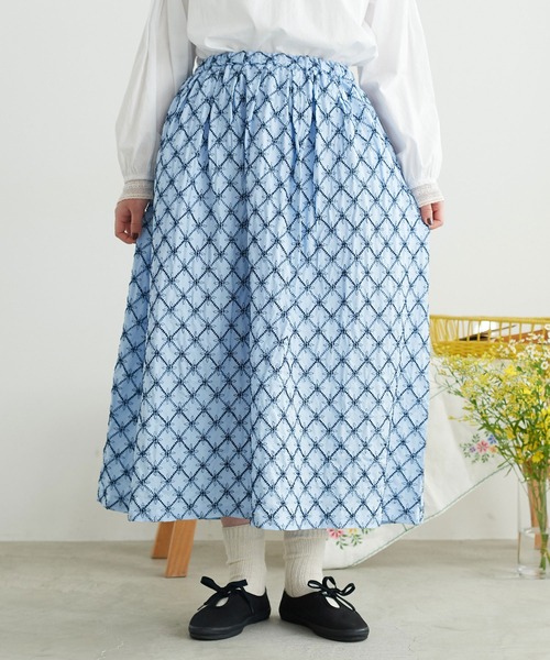 chambre de charme（シャンブルドゥシャーム）の「●cdc ポコポコお花刺繍 タックスカート（スカート・レディース・ブルー/ネイビー・FREE）」の12枚目の写真