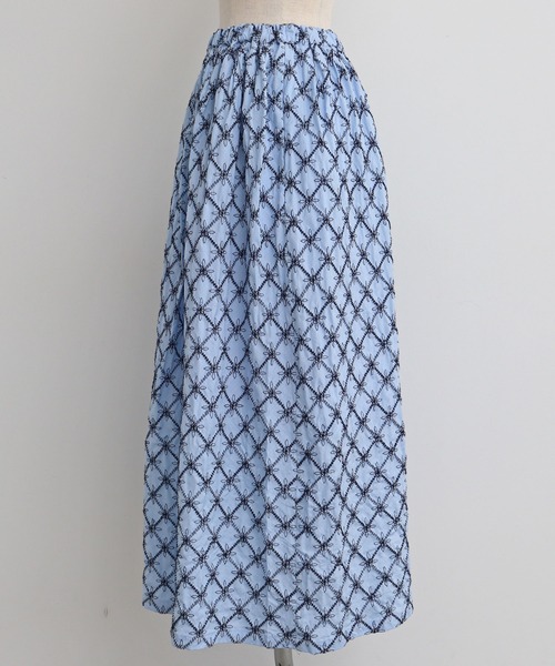 chambre de charme（シャンブルドゥシャーム）の「●cdc ポコポコお花刺繍 タックスカート（スカート・レディース・ブルー/ネイビー・FREE）」の8枚目の写真