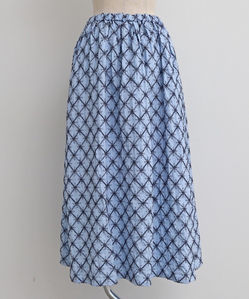 chambre de charme（シャンブルドゥシャーム）の「●cdc ポコポコお花刺繍 タックスカート（スカート・レディース・ブルー/ネイビー・FREE）」の11枚目の写真