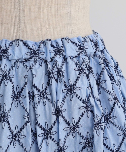 chambre de charme（シャンブルドゥシャーム）の「●cdc ポコポコお花刺繍 タックスカート（スカート・レディース・ブルー/ネイビー・FREE）」の14枚目の写真