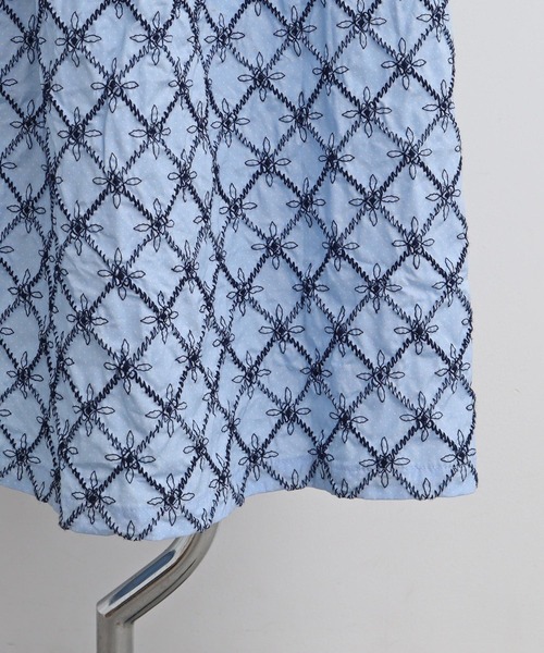 chambre de charme（シャンブルドゥシャーム）の「●cdc ポコポコお花刺繍 タックスカート（スカート・レディース・ブルー/ネイビー・FREE）」の21枚目の写真