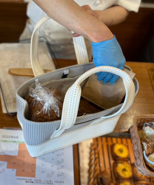 SPICE OF LIFE（スパイス オブ ライフ）の「ライトコンテナメッシュバッグ A4サイズ（トートバッグ・レディース・ブラック/ブラウン/グレー/ホワイト×ブラック・ONE SIZE）」の5枚目の写真