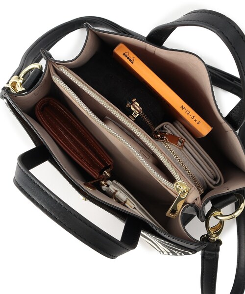 DRESKIP（ドレスキップ）の「◆スクエア仕切りミニショルダー（ショルダーバッグ・レディース・グレー/ブラック系4/アイボリー・00）」の9枚目の写真