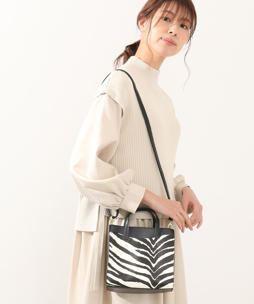 DRESKIP（ドレスキップ）の「◆スクエア仕切りミニショルダー（ショルダーバッグ・レディース・グレー/ブラック系4/アイボリー・00）」の11枚目の写真