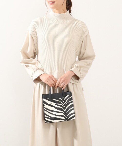 DRESKIP（ドレスキップ）の「◆スクエア仕切りミニショルダー（ショルダーバッグ・レディース・グレー/ブラック系4/アイボリー・00）」の12枚目の写真