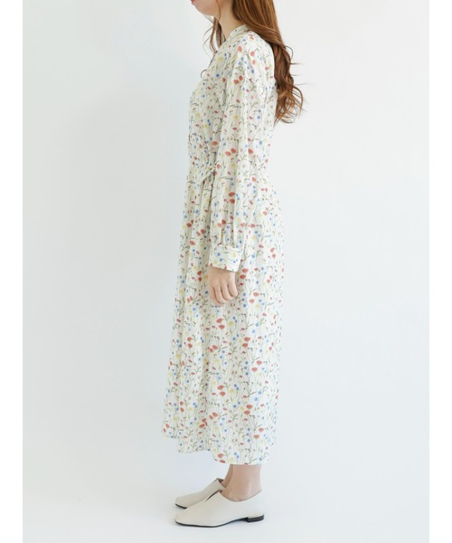 Te chichi TERRASSE(テチチテラス)の「日比谷花壇コラボワンピース(ワンピース・レディース・オフホワイト/ネイビー/ベージュ・フリ-)」の10枚目の写真