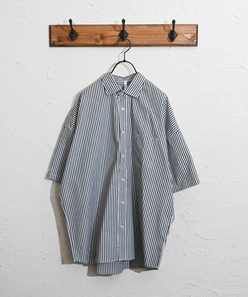 Anytime Songs（エニータイムソングス）の「綿ブロード レギュラーカラー スプリンターサマーシャツ（シャツ/ブラウス・メンズ・ホワイト/ブラック/サックスブルー/イエロー/グリーン/ラベンダー/ホワイト系その他/グレイッシュベージュ/サックスブルー系/ブラック系その他/グリーン系その他・MEDIUM/LARGE/X-LARGE）」の4枚目の写真