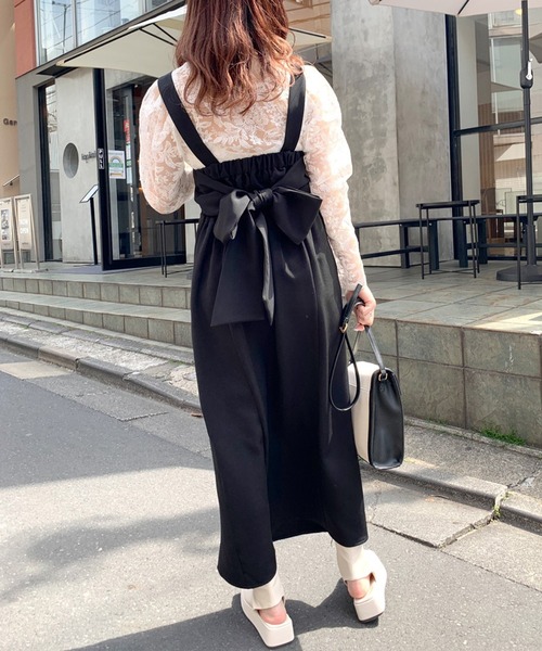 OLIVE des OLIVE（オリーブデオリーブ）の「サイドスリット後リボンタイトジャンスカ（ジャンパースカート・レディース・ブラック/ベージュ/サックスブルー・FREE）」の6枚目の写真